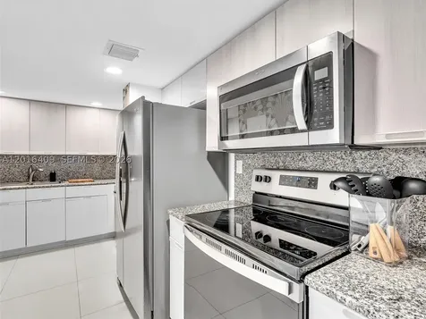 825 Brickell Bay Drive Miami FL 33131