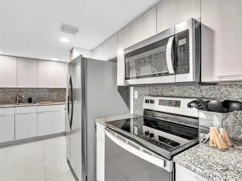 825 Brickell Bay Drive Miami FL 33131