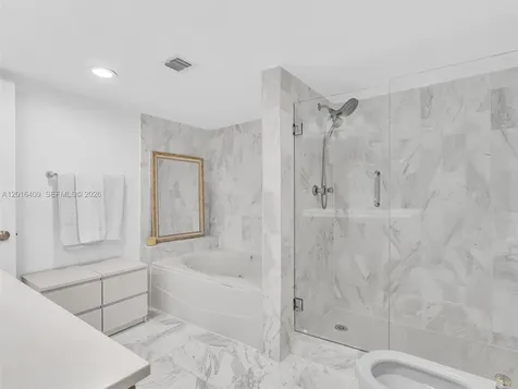 825 Brickell Bay Drive Miami FL 33131