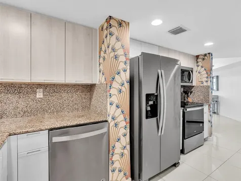 825 Brickell Bay Drive Miami FL 33131