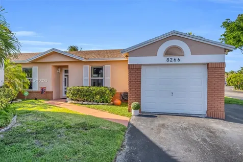 8266 NW 192nd Terrace Hialeah FL 33015