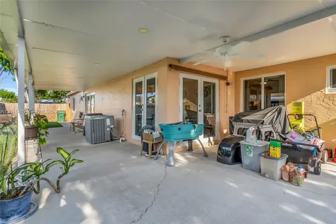 8266 NW 192nd Terrace Hialeah FL 33015