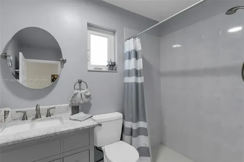 8266 NW 192nd Terrace Hialeah FL 33015
