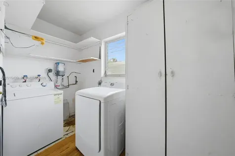 2300 N 57th Terrace Hollywood FL 33021
