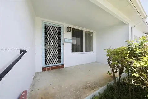 2300 N 57th Terrace Hollywood FL 33021