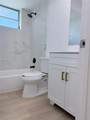 31 NW 163rd Street Miami FL 33169