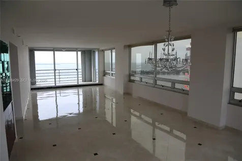 1541 Brickell Avenue Miami FL 33129
