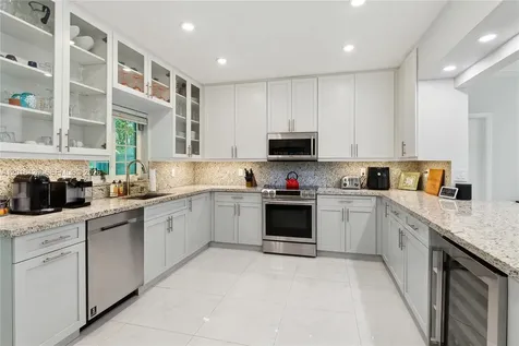 7511 Miami View Drive North Bay Village FL 33141