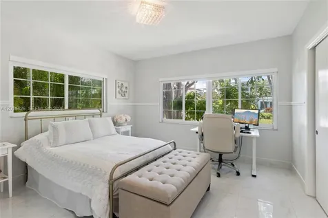 7511 Miami View Drive North Bay Village FL 33141