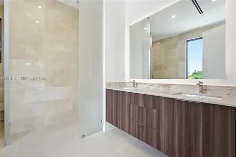 1940 Alamanda Drive North Miami FL 33181