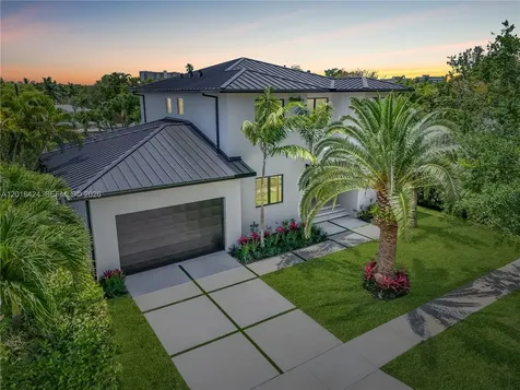 1940 Alamanda Drive North Miami FL 33181