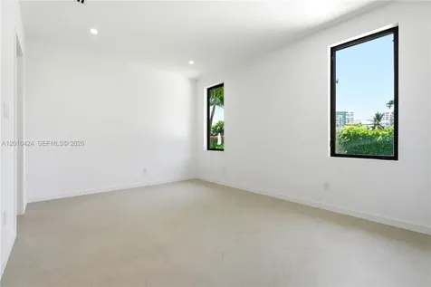 1940 Alamanda Drive North Miami FL 33181