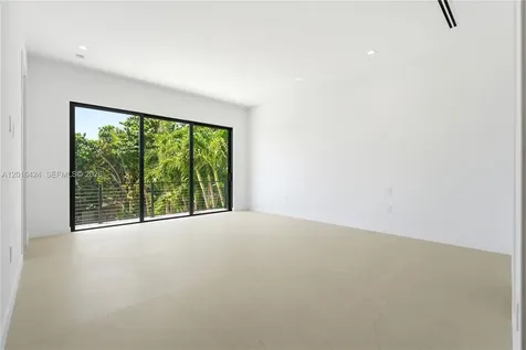 1940 Alamanda Drive North Miami FL 33181