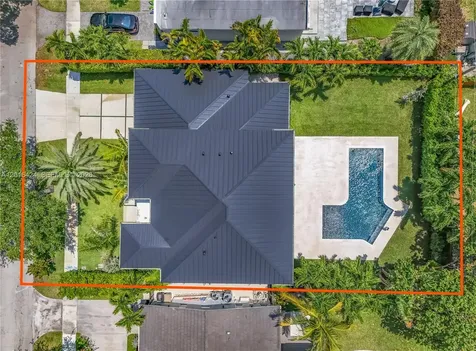 1940 Alamanda Drive North Miami FL 33181