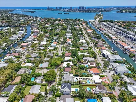 1940 Alamanda Drive North Miami FL 33181
