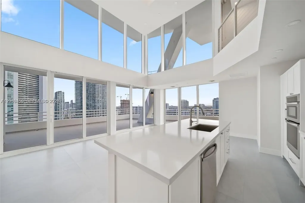 555 NE 34th Street Miami FL 33137