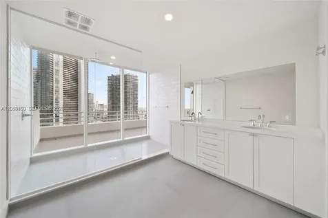 555 NE 34th Street Miami FL 33137