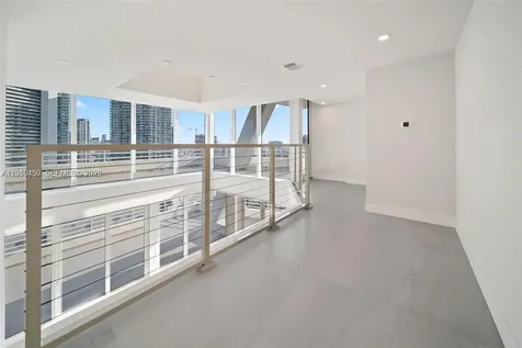 555 NE 34th Street Miami FL 33137