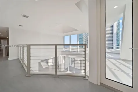 555 NE 34th Street Miami FL 33137