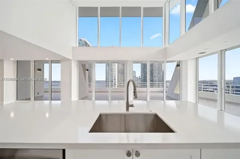 555 NE 34th Street Miami FL 33137