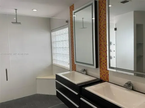 10933 NW 73 Te Doral FL 33178