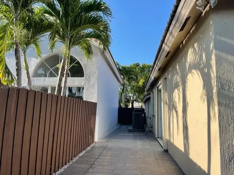 10933 NW 73 Te Doral FL 33178
