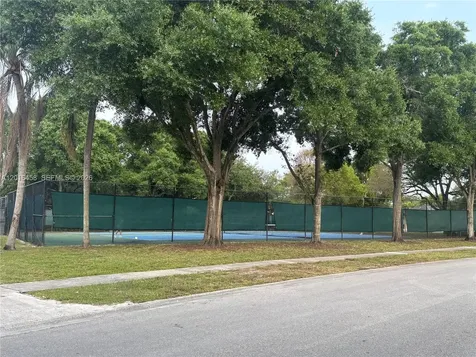 1131 SW 86th Avenue Pembroke Pines FL 33025