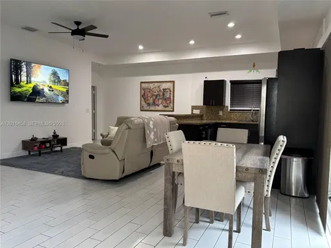 1131 SW 86th Avenue Pembroke Pines FL 33025