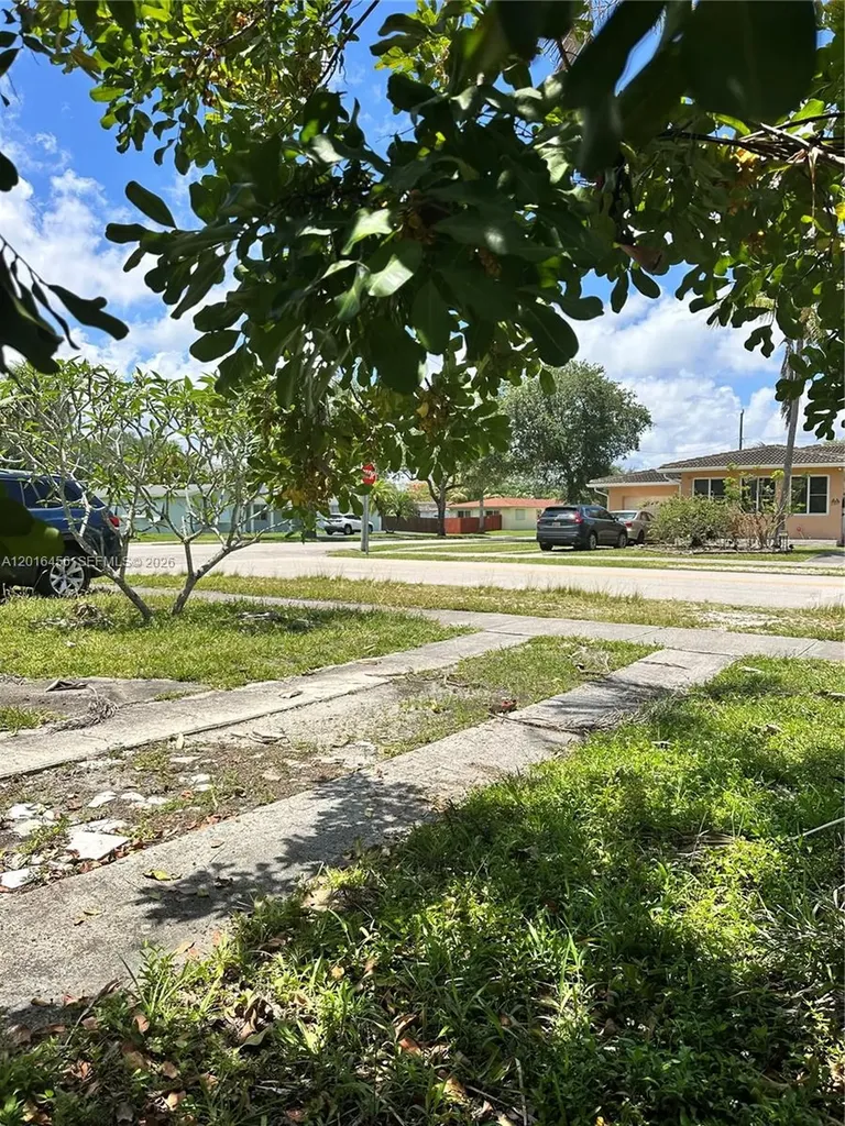 1427 N 26th Avenue Hollywood FL 33020