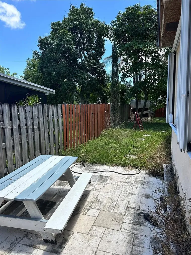 1427 N 26th Avenue Hollywood FL 33020