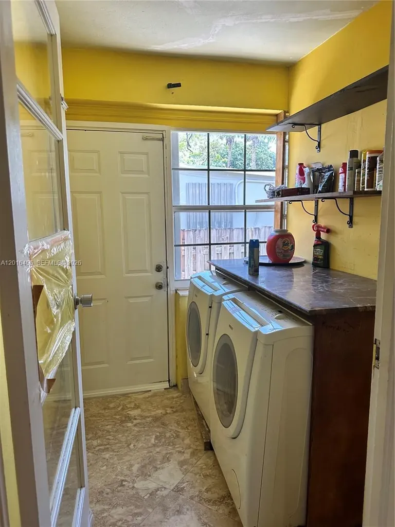1427 N 26th Avenue Hollywood FL 33020