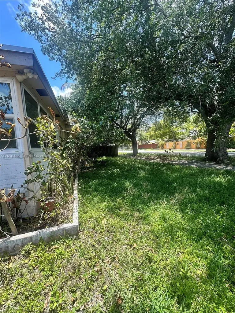 1427 N 26th Avenue Hollywood FL 33020
