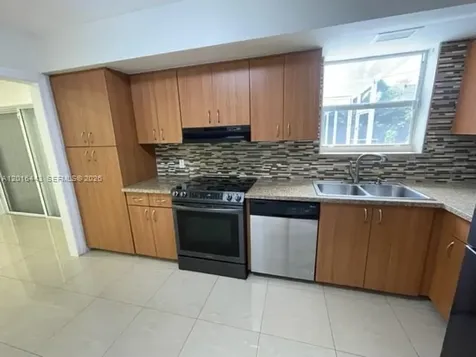 Pembroke Pines FL 33023