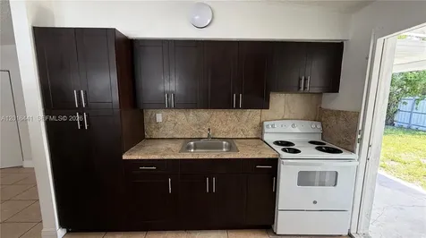 2230 Service Road Opa-Locka FL 33054