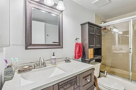 425 W Park Drive Miami FL 33172