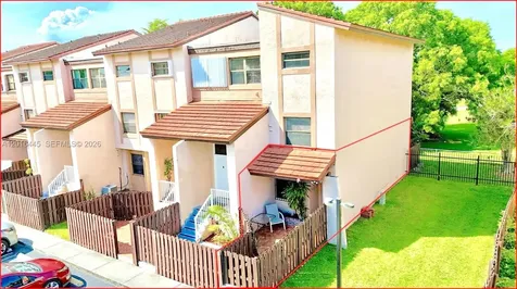 425 W Park Drive Miami FL 33172