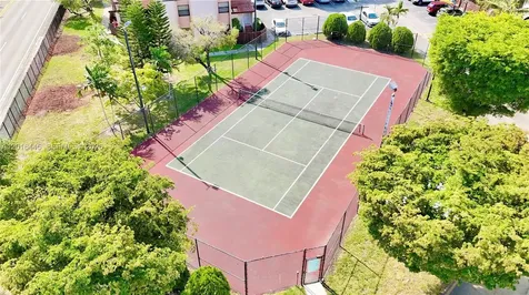 425 W Park Drive Miami FL 33172