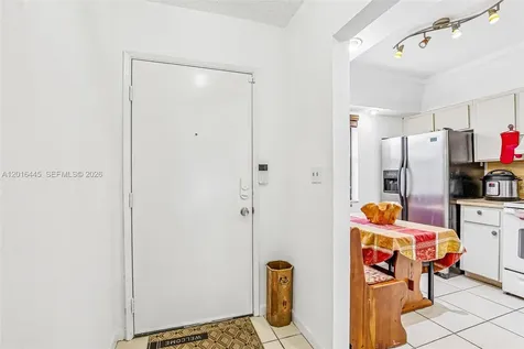 425 W Park Drive Miami FL 33172