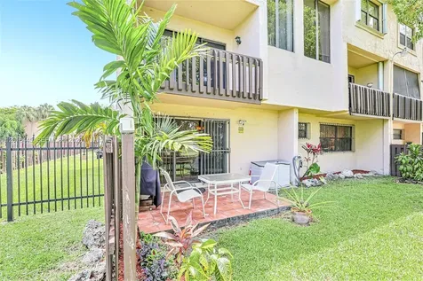 425 W Park Drive Miami FL 33172