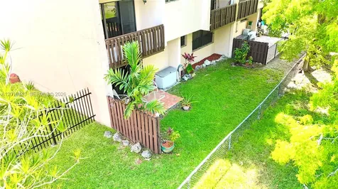 425 W Park Drive Miami FL 33172