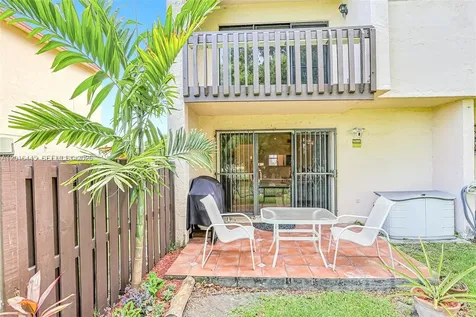 425 W Park Drive Miami FL 33172