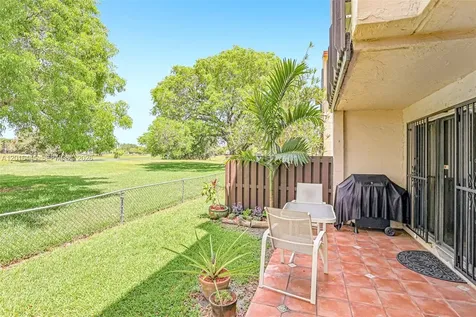 425 W Park Drive Miami FL 33172