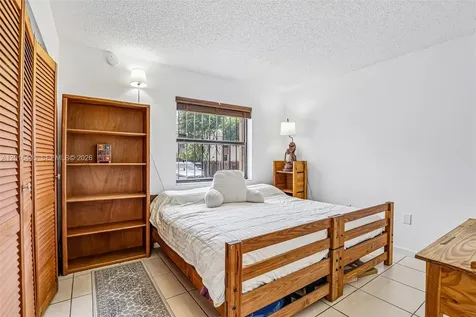 425 W Park Drive Miami FL 33172