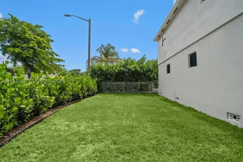 4746 NW 10th Avenue Miami FL 33127