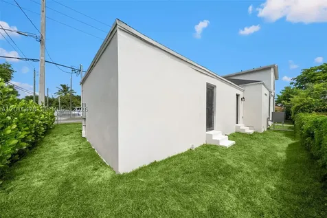 4746 NW 10th Avenue Miami FL 33127