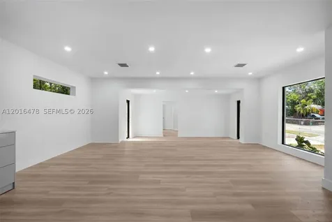 4746 NW 10th Avenue Miami FL 33127