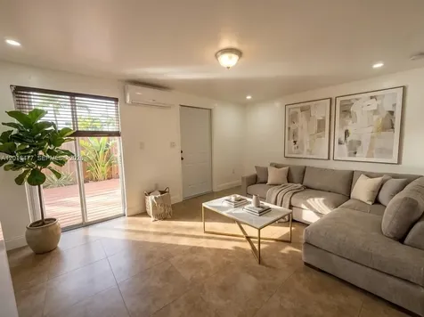 2957 SW 36th Court Miami FL 33133
