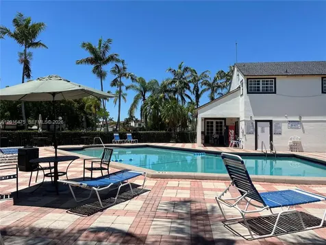 9715 Fontainebleau Boulevard Miami FL 33172