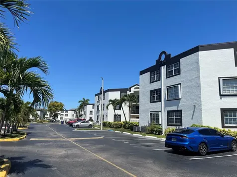 9715 Fontainebleau Boulevard Miami FL 33172