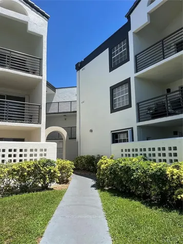 9715 Fontainebleau Boulevard Miami FL 33172